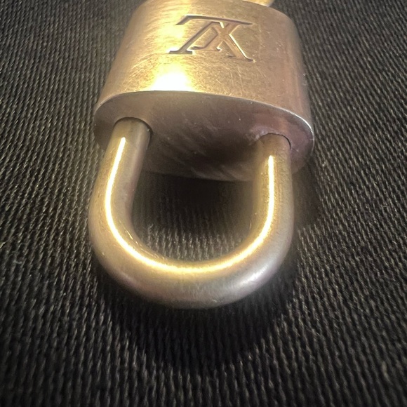 Louis Vuitton Gold-Tone Padlock Key Holder - Picture 5 of 5